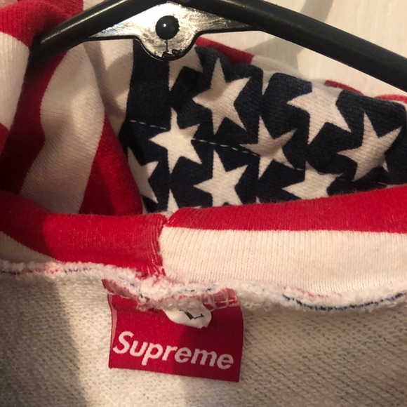 Supreme Hoodie - Picture 6 of 7